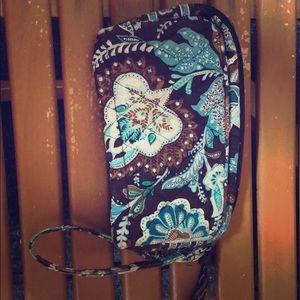 Vera Bradley Wristlet-Amazing Condition